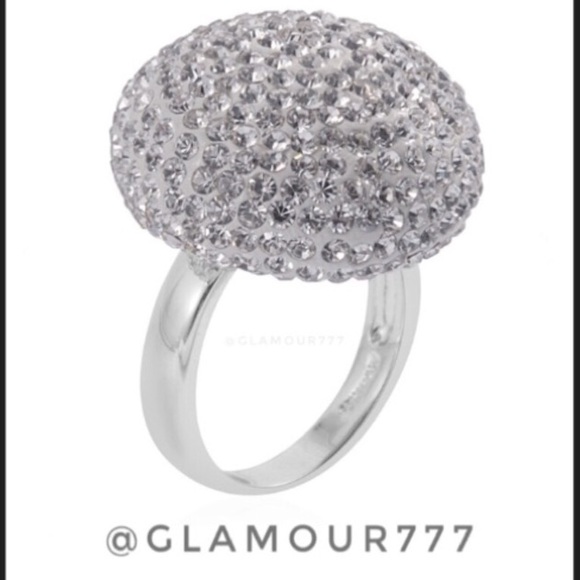 Gorgeous Crystal Dome Ring - Picture 7 of 8